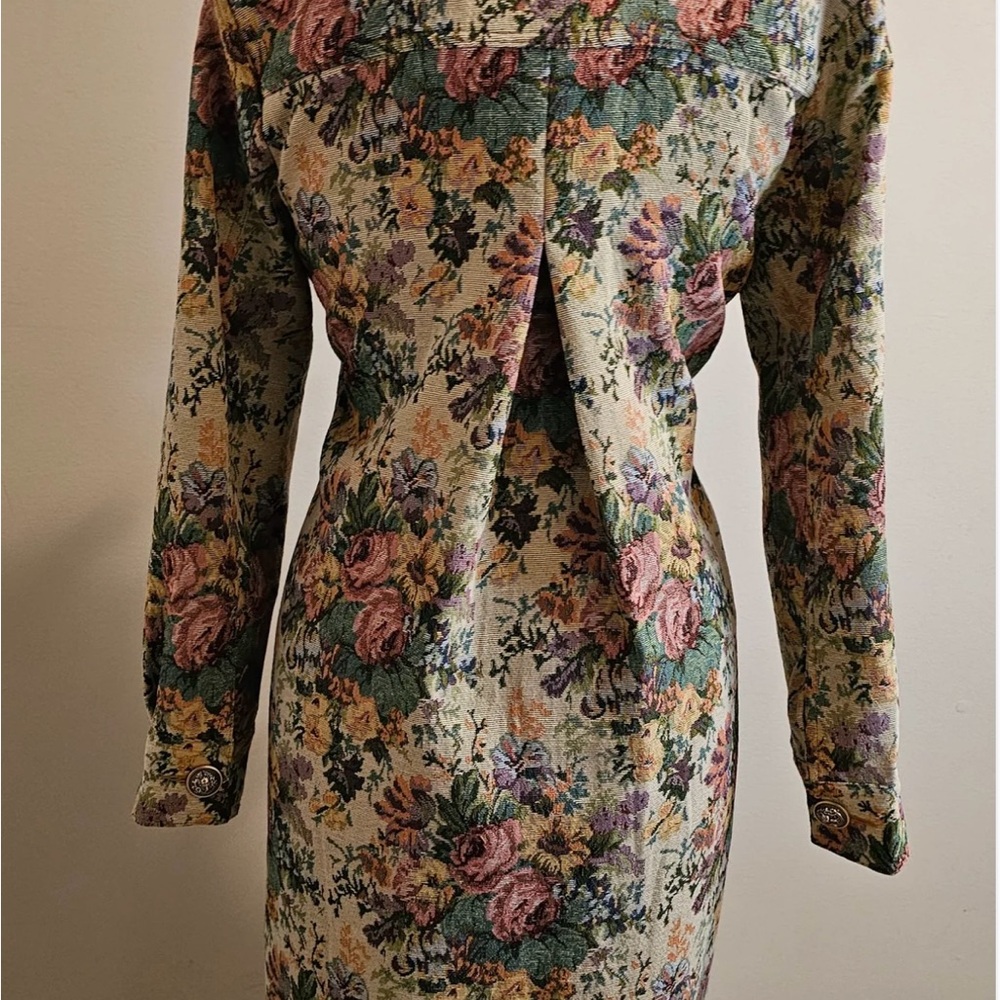 Aratta LLC.

Remember The Time Jacquard Coat